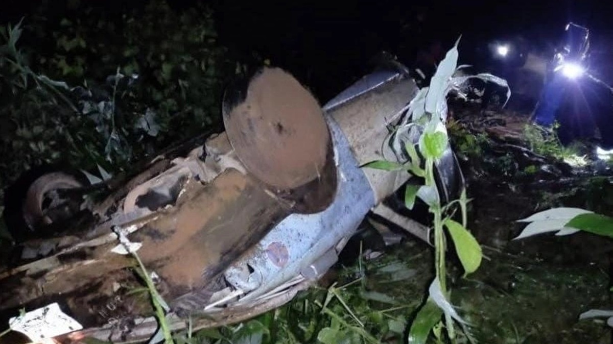 Tragedia en Hueytamalco: Taxi cae a barranca de 35 metros; muere conductor y 4 sobreviven milagrosamente