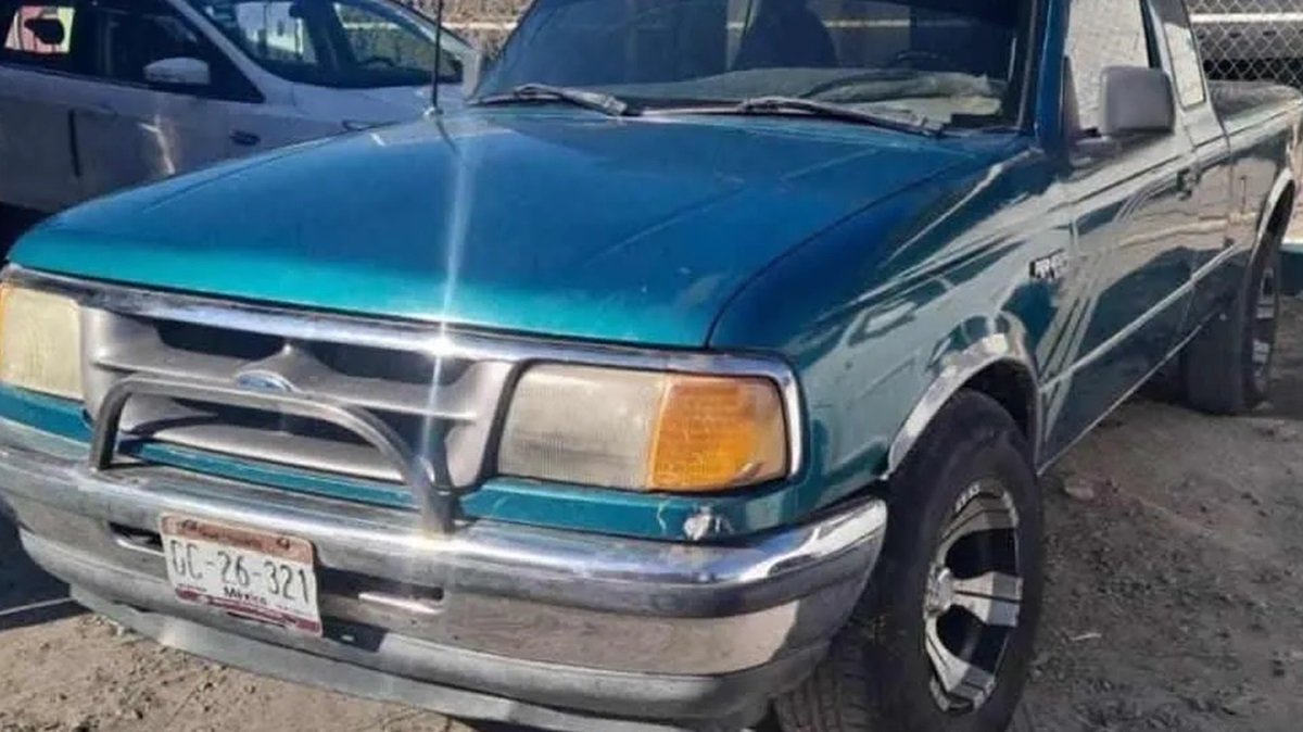 ¡Se lo llevaron en pleno baile! Roban camioneta durante feria en San José Valsequillo