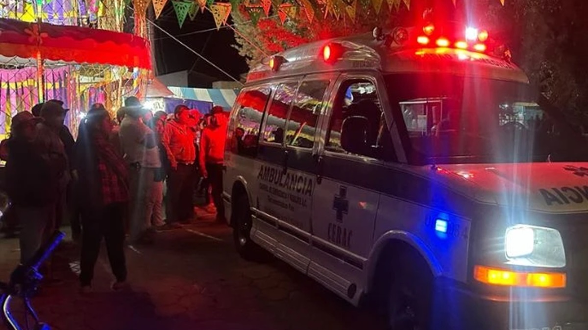 Se desploma desde un andamio en la Feria de Tecamachalco; lo hospitalizan grave