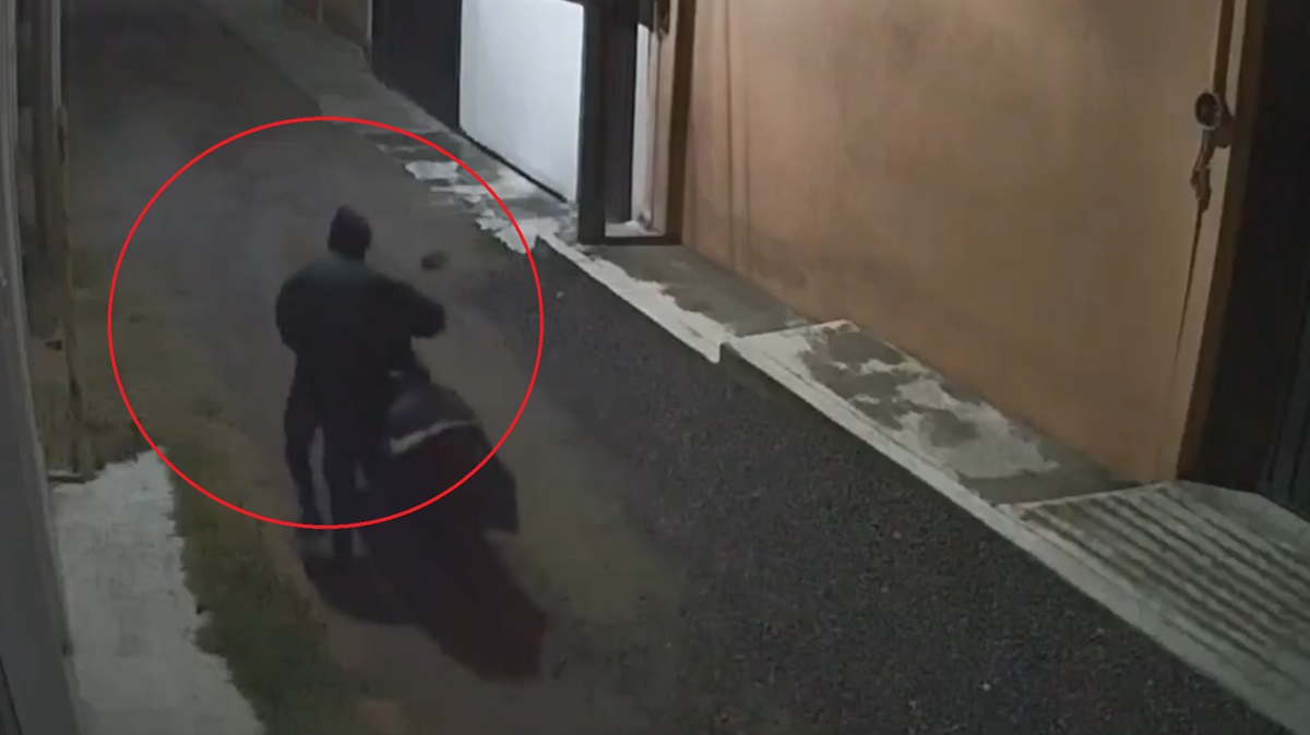 Ladrón se lleva motoneta en segundos en Texmelucan y todo queda grabado