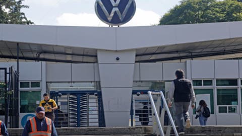 Despidos masivos en Volkswagen Puebla: empleados acusan humillaciones y burlas