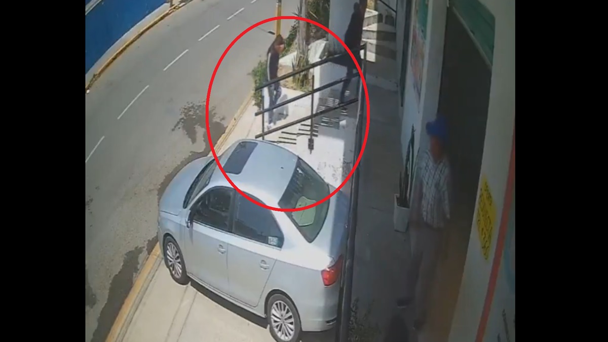 Asaltan consultorio en Cuautlancingo a punta de pistola; se llevan dinero y un Jetta