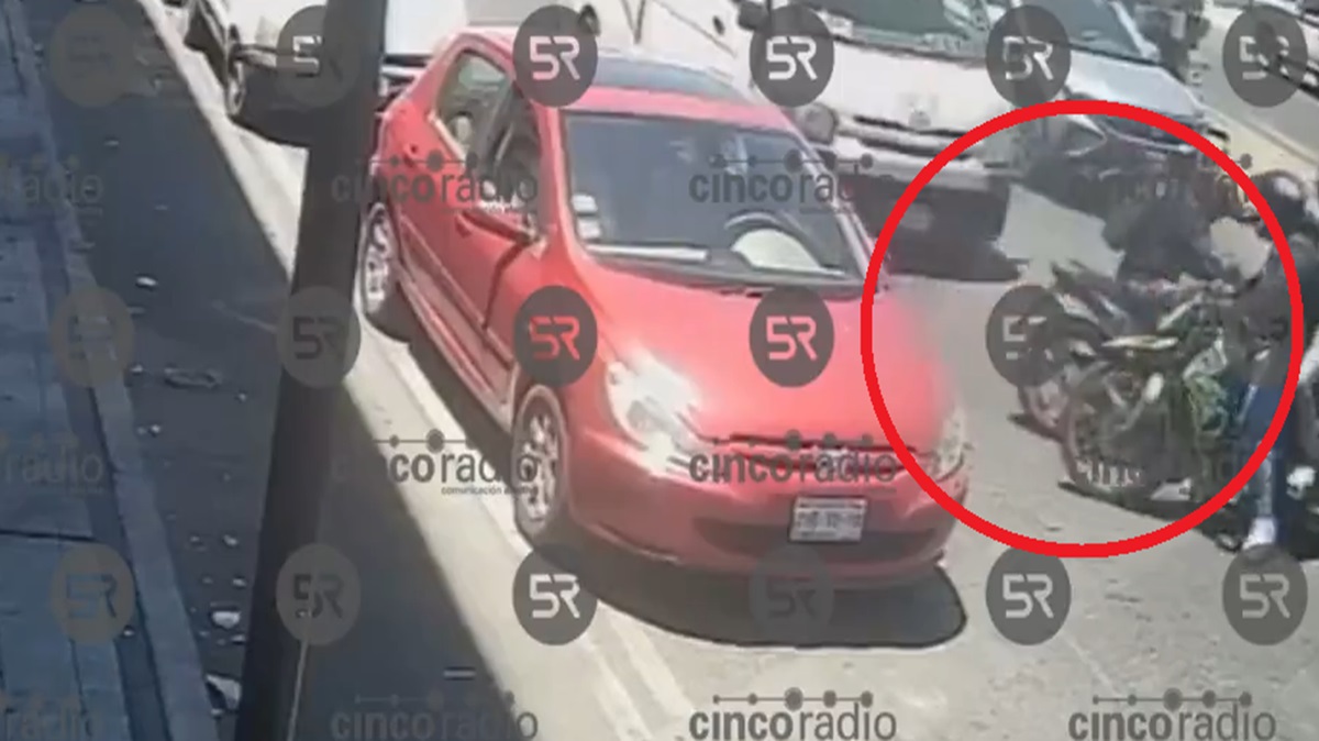 Terror en Valsequillo: Balean a motociclista en violento asalto a plena luz del día (VIDEO)