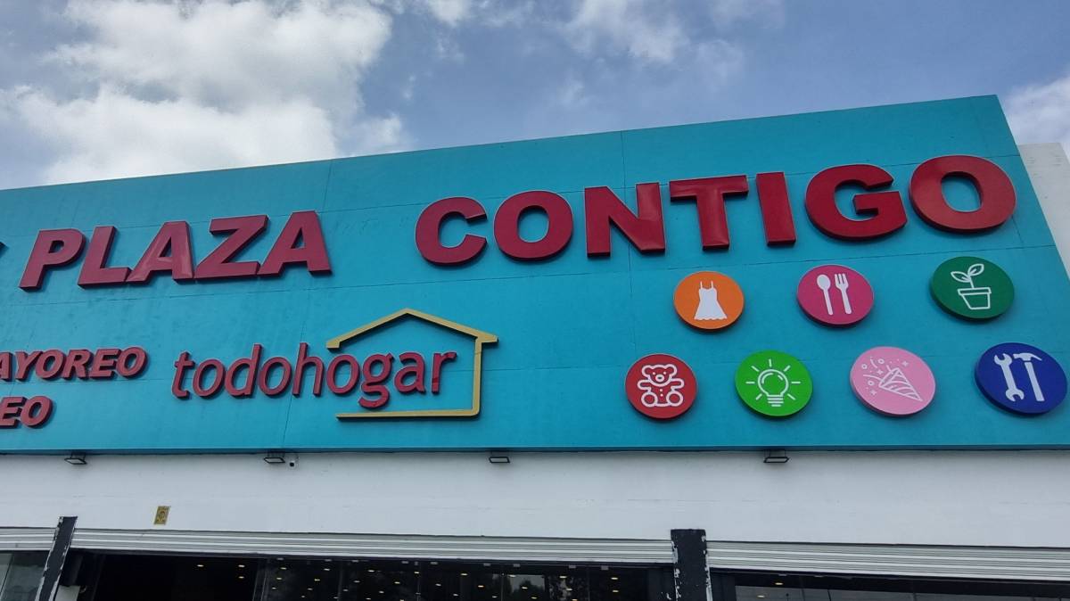 Operativo sorpresa en Plaza Contigo: Autoridades inspeccionan tienda de productos chinos