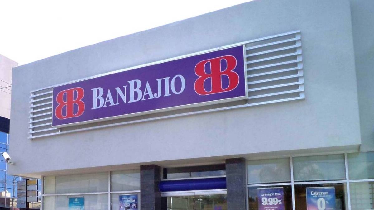 ¡Violento asalto en Puebla! Cuentahabiente es baleado tras retirar $600 mil del banco