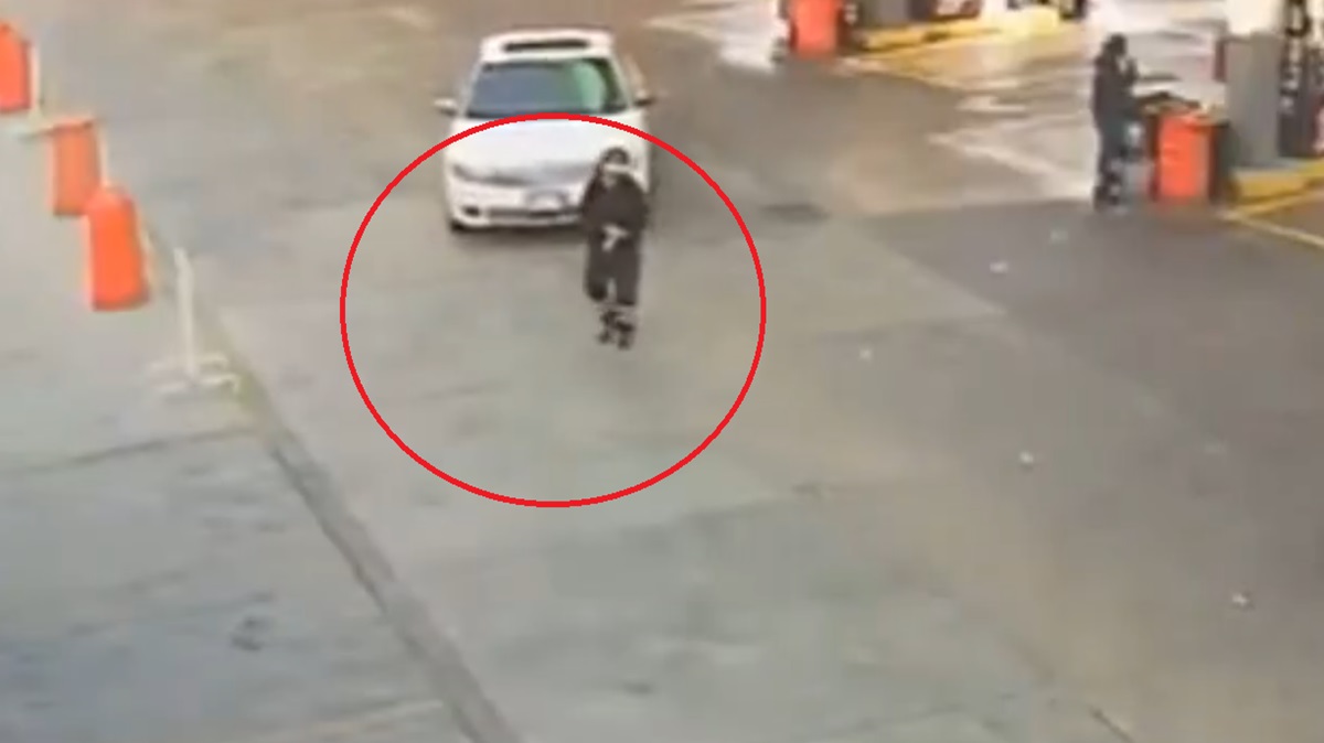FUERTE Video Conductor arrolla a empleada de gasolinera en La Calera y huye