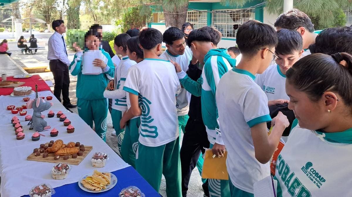 Terror a la salida de clases: asaltan a dos estudiantes del COBAEP en Rivera Anaya