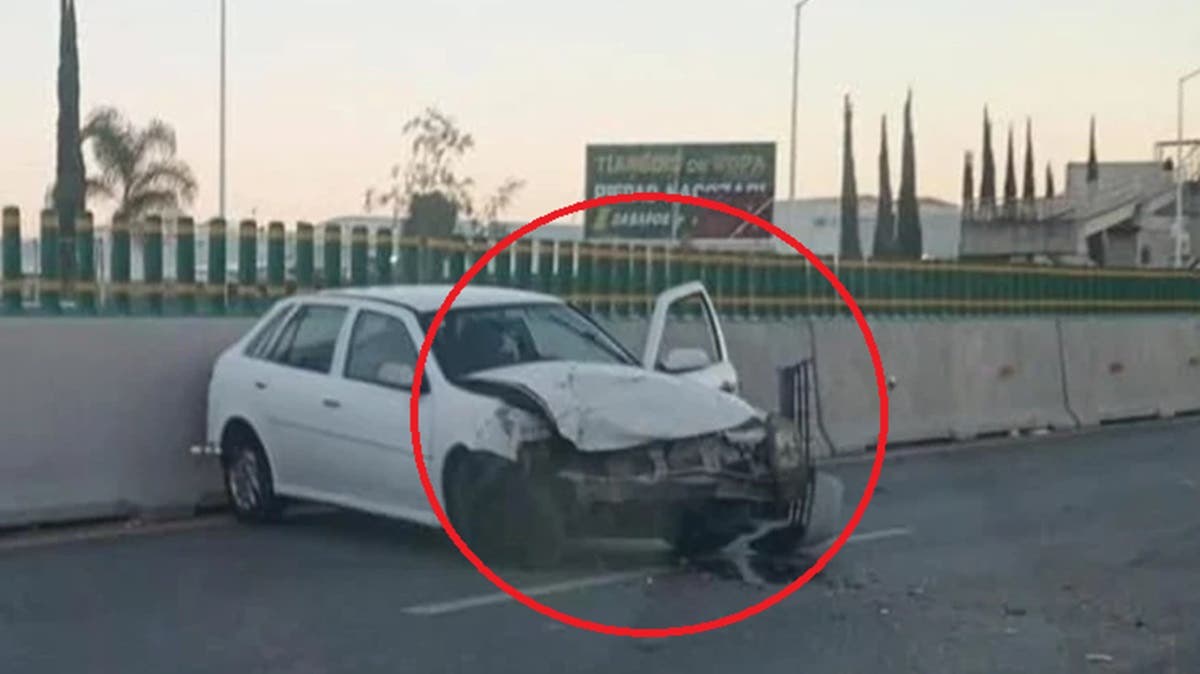 Cerrada la Vía Corta a Santa Ana por choque: auto abandonado bloquea puente este 11 de abril