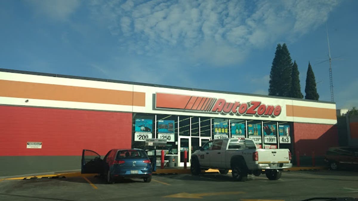 Sigiloso robo en Autozone Anzures: ladrones se llevan herramientas sin romper un solo vidrio