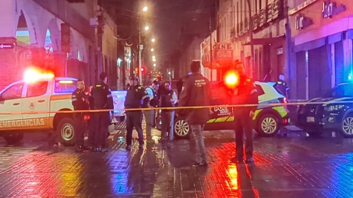 No caigas: nuevo truco de asaltantes en Puebla es fingir que perdieron una cadena