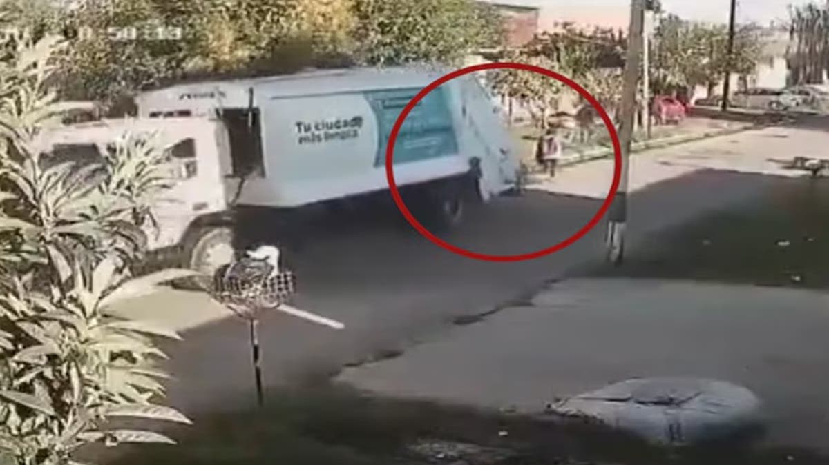 Fuerte VIDEO Tragedia: barrendera muere atropellada por camión recolector de basura