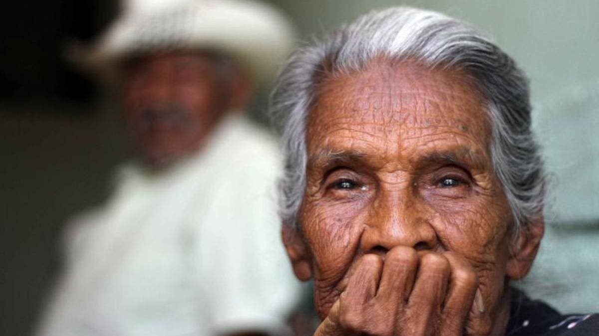 Carlos Slim lanza poderosa propuesta laboral para adultos mayores: así puedes ganar más de 6 mil pesos al mes con Inbursa