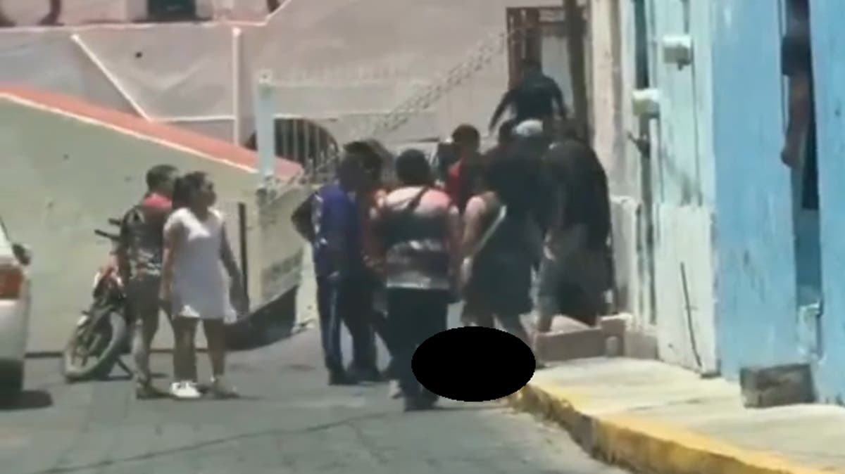 ¡Vecinos lo agarraron y le dieron con todo! Ladrón es detenido a golpes tras persecución en Atlixco (VIDEO)