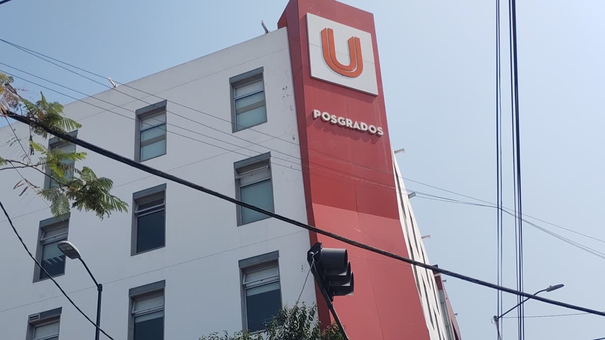 FOTO Estudiante de la UPAEP sobrevive tras caer del quinto piso en el Barrio de Santiago, Puebla