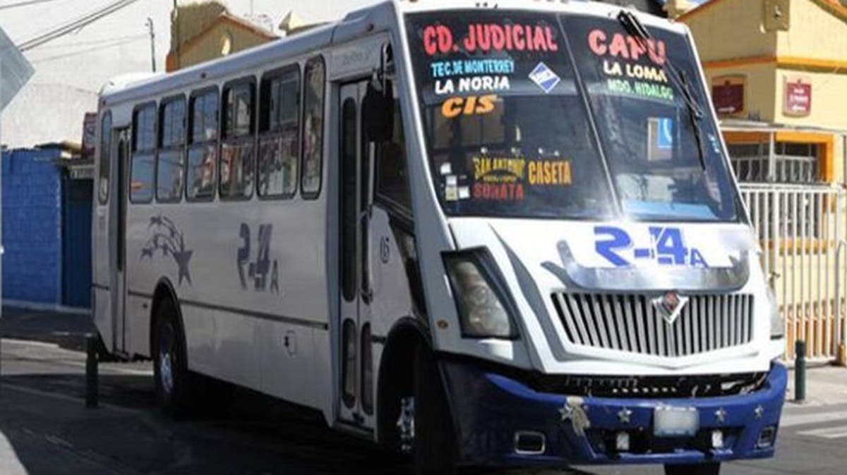 ¡Chamacos rateros hacen de las suyas en la Ruta 14A de Puebla! Pasajeros los identifican, pero siguen libres