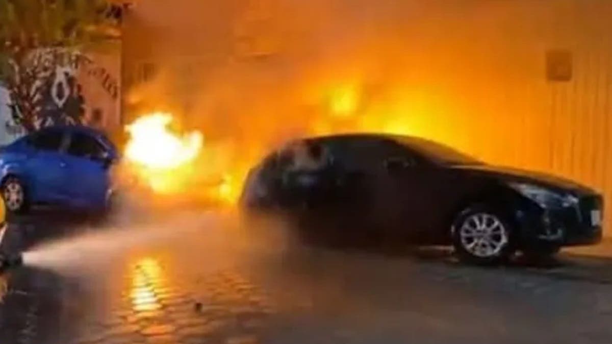 ¡Pirómano aterroriza Tehuacán! Ya van 4 autos y árboles incendiados en menos de una semana