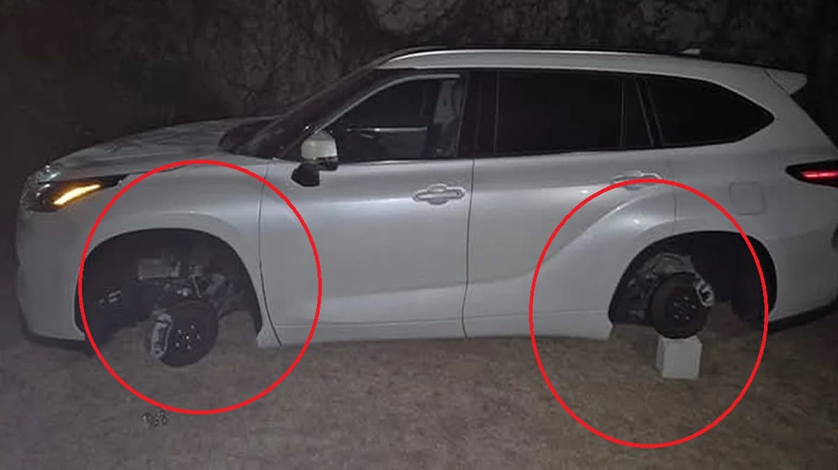 ¡Se quedaron sin llantas en plena fiesta! Roban autopartes durante primera comunión en Santa Cruz Buenavista