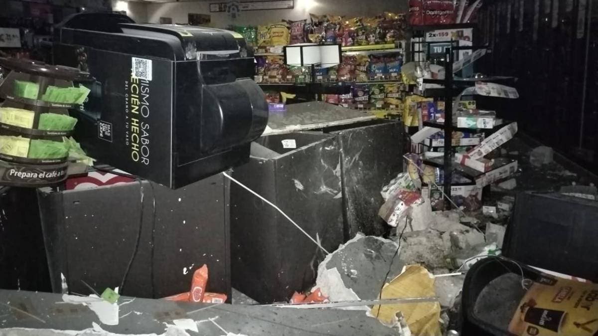 ¡Impactante! Hombre embiste Oxxo tras atropellar motociclista en Cuautlancingo: ¿alcohol al volante?