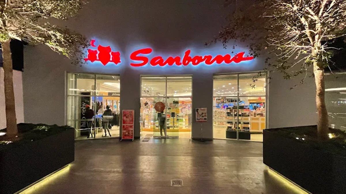 Fingen ser clientes y roban 15 pares de aretes en joyería de Sanborns en El Triángulo, Puebla