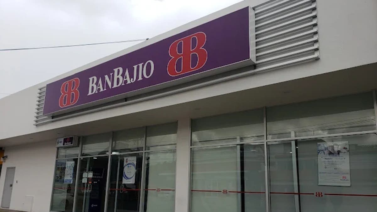 La siguieron desde el banco y le robaron 73 mil pesos y su coche en Puebla