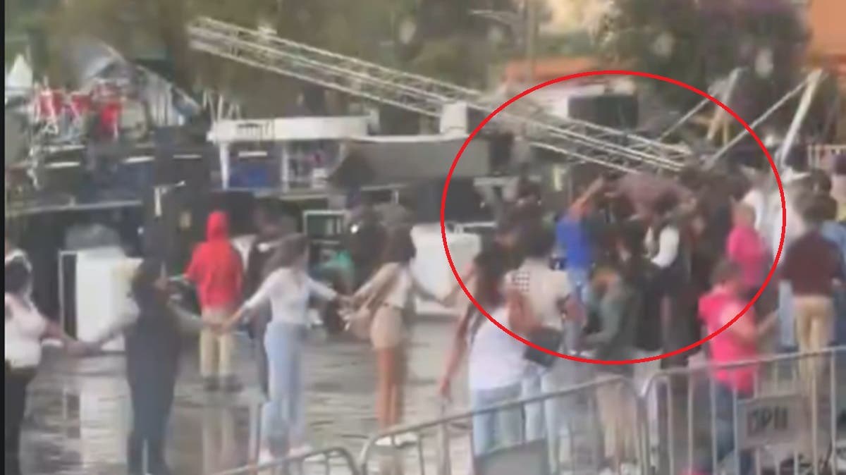 Colapsa escenario antes de concierto por el Día de las Madres ; hay al menos 7 heridos