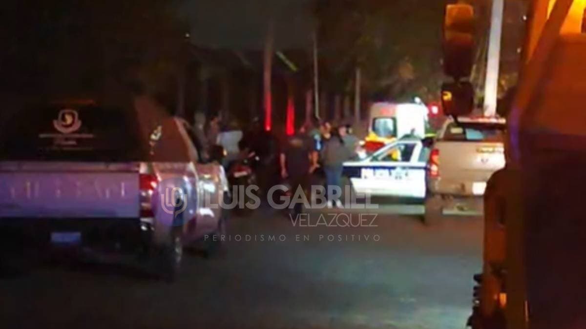 Tragedia en Atlixco: Mujer muere tras accidente en motocicleta; su pareja chocó contra un camellón