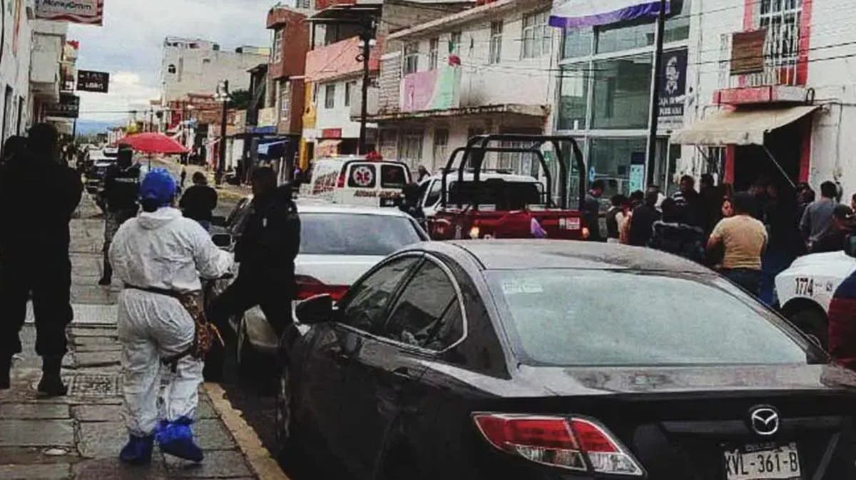 Le roban 100 mil pesos tras salir del banco a una mujer en Tecamachalco; policías estatales se negaron a ayudar