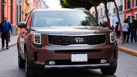 ¿Y la austeridad? Diputados de Morena en Puebla se estrenan camionetas de hasta 1.2 millones de pesos