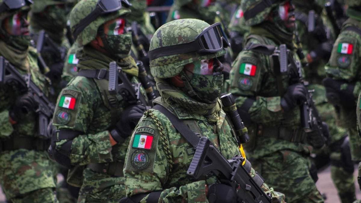 Militar armado balea a su suegra en Puebla tras discutir con su pareja: huyó del lugar y está prófugo