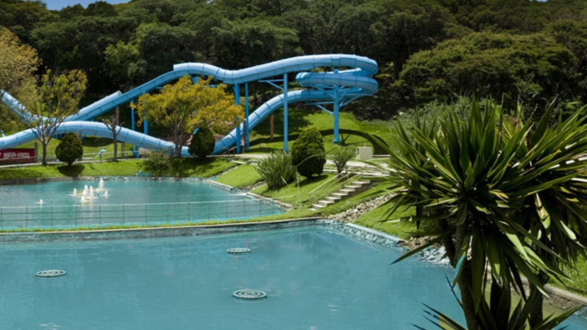 Comando armado ‘levanta’ a abuelito en balneario y mata a su nieto de 14 años