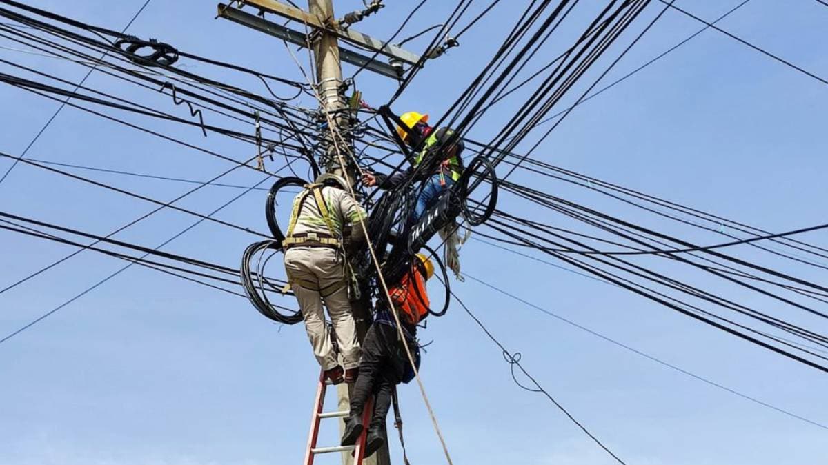 Fatal descarga en Altepexi: albañil muere al caer tras contacto con cables de alta tensión