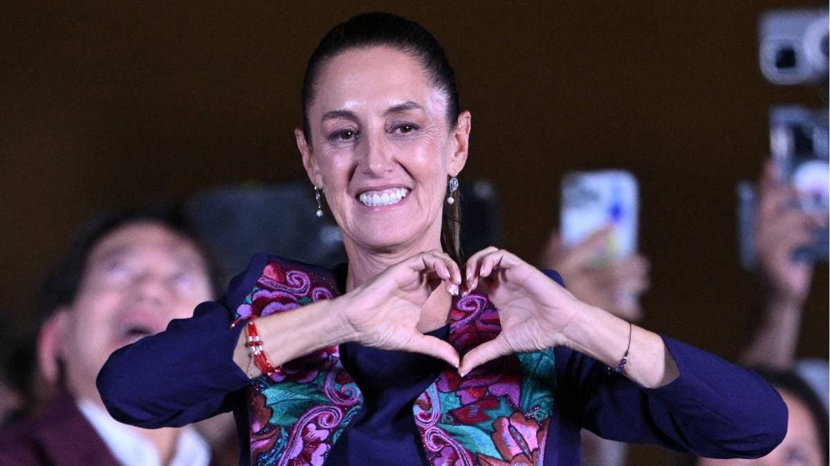 Los Ángeles Azules agradecen a Sheinbaum tras recuperar su equipo robado en la México-Puebla