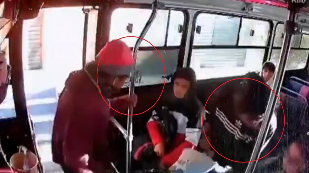 VIDEO: Asaltan a pasajeros de la Ruta M17 con pistola y cuchillos en plena mañana en Puebla