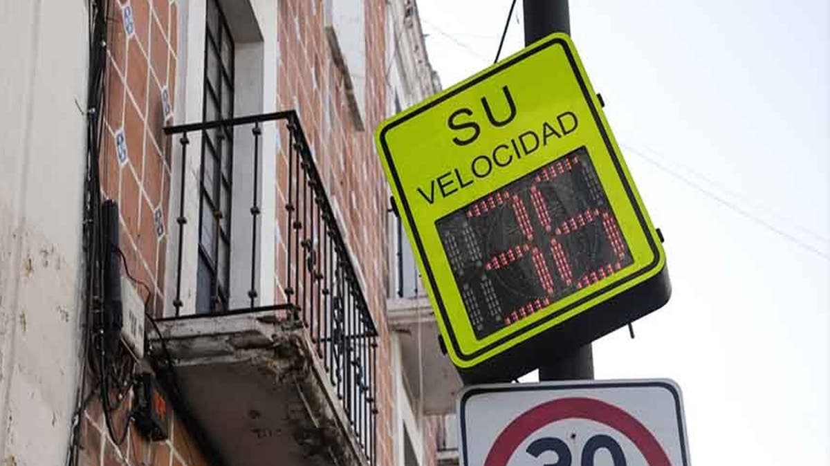 “¡Es recaudatorio!” Poblanos reaccionan al nuevo plan para detectar fotomultas con placas foráneas