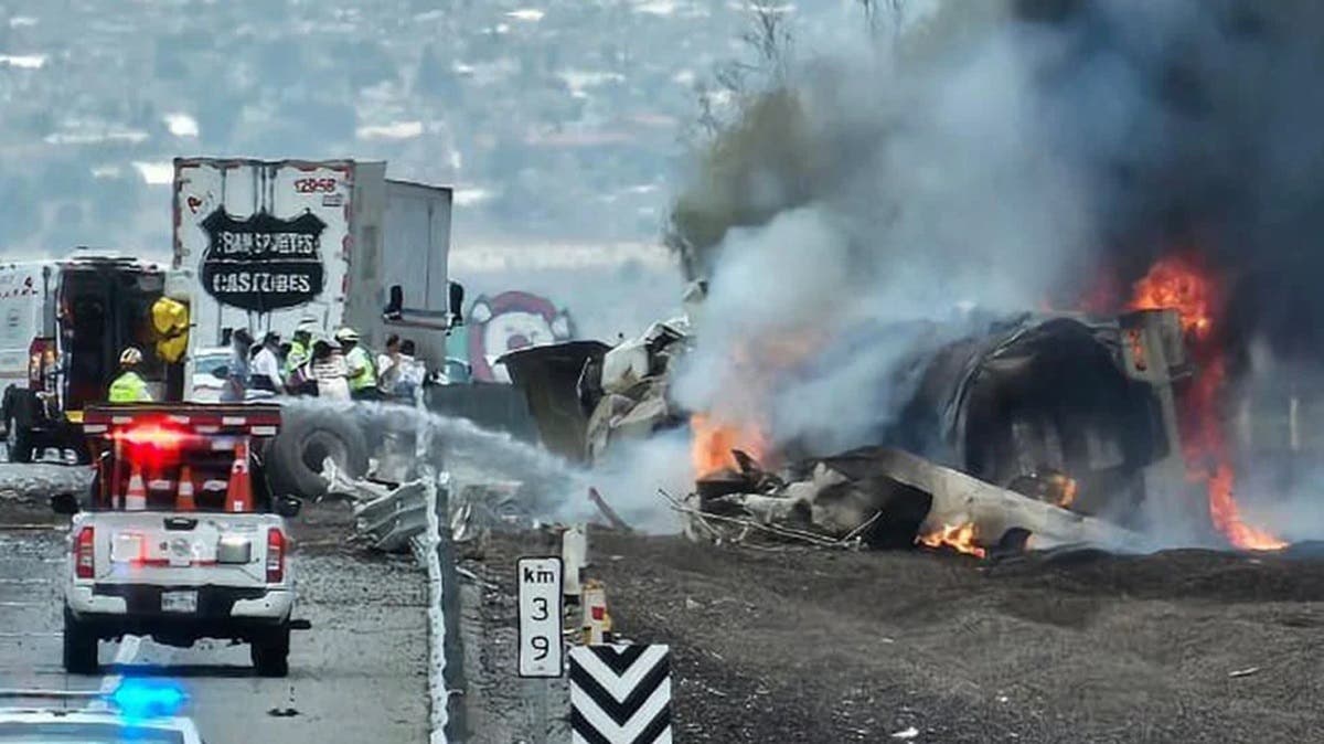 ¡Tómalo en cuenta! Cierre total en la México-Puebla por volcadura e incendio de pipa con diésel