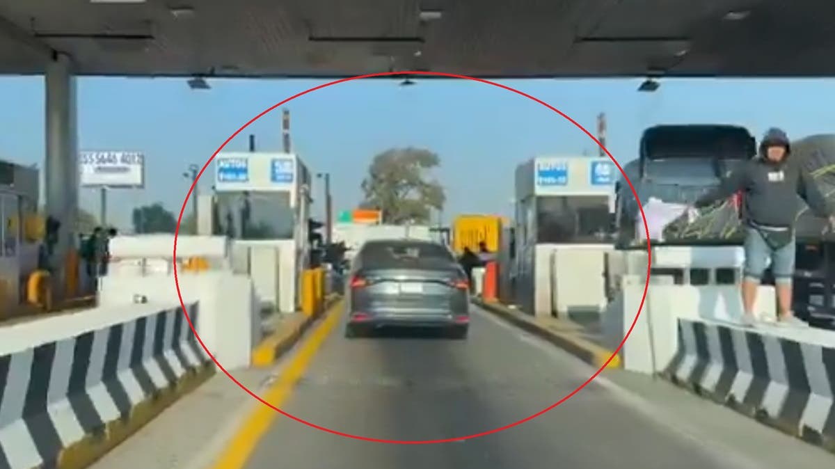 Maestros de la CNTE bloquean la autopista México-Puebla: exigen aumento salarial del 100% (VIDEO)