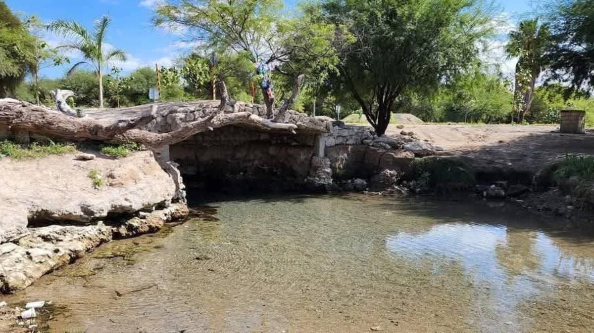 Misterio en La Ciénega: albañil pierde la vida tras ingresar al manantial en presunto estado de ebriedad