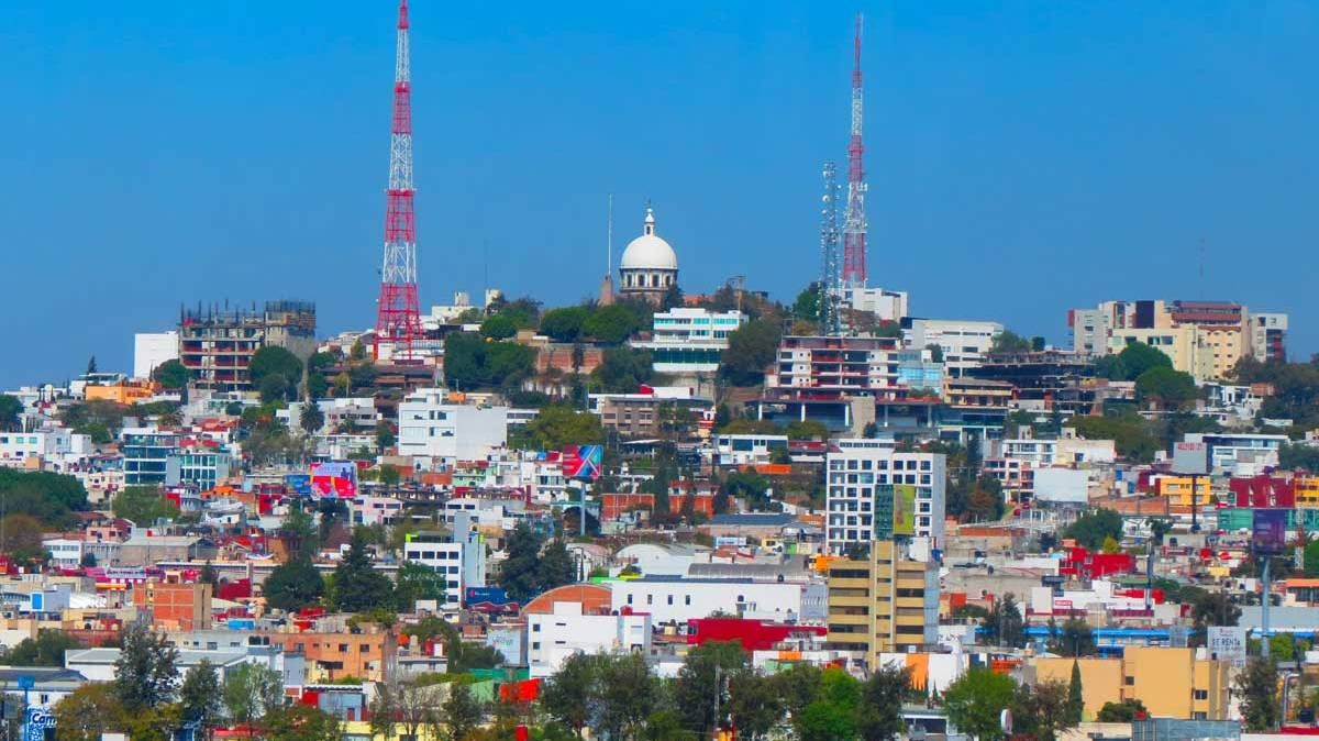 Hallan a mujer sin vida en consultorio de Puebla; presentaba signos de violencia