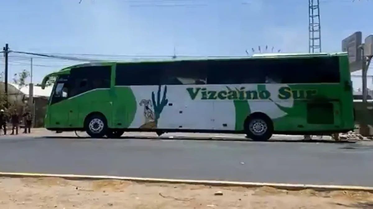 ¡Milagro! Autobús con 47 pasajeros se incendia y logran evacuar a tiempo
