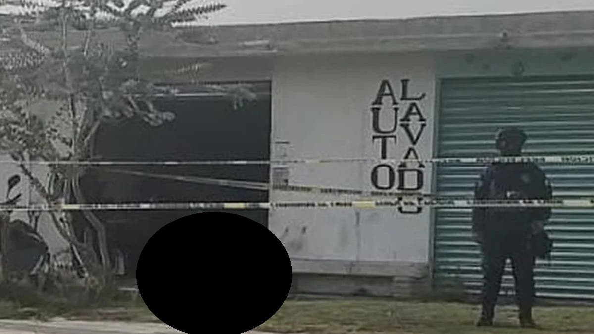 Ejecutan a hombre dentro de taller en Puebla; motosicarios se dan a la fuga