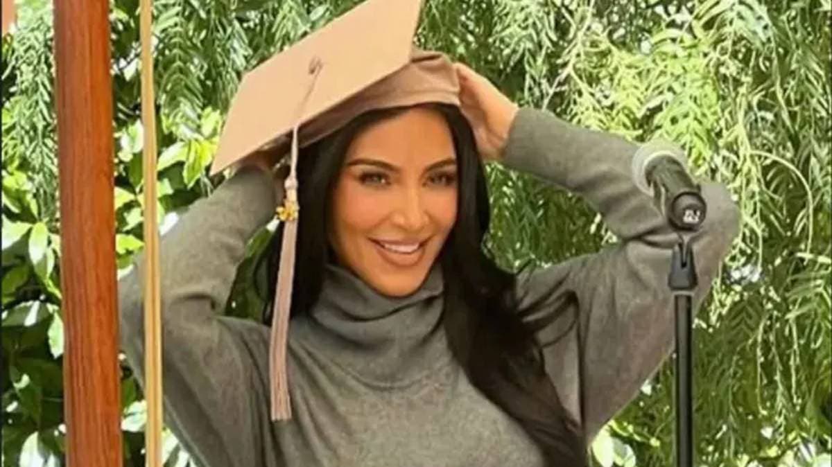 De la Pasarela al Tribunal: Kim Kardashian se Gradúa en Leyes y Sorprende al Mundo con su Nueva Faceta Legal