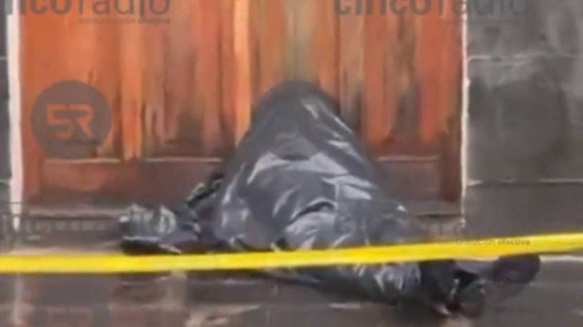 Hallan sin vida a hombre en aparente situación de calle en Puebla