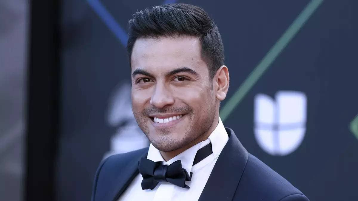 Carlos Rivera Bajo Fuego: Lo Acusan de Discriminación Tras Negarse a Cantar en Boda de Pareja LGBT