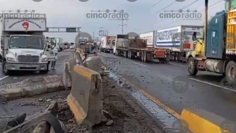 Caos total en la México–Puebla: choque múltiple con camiones y autos colapsa la autopista en Xoxtla