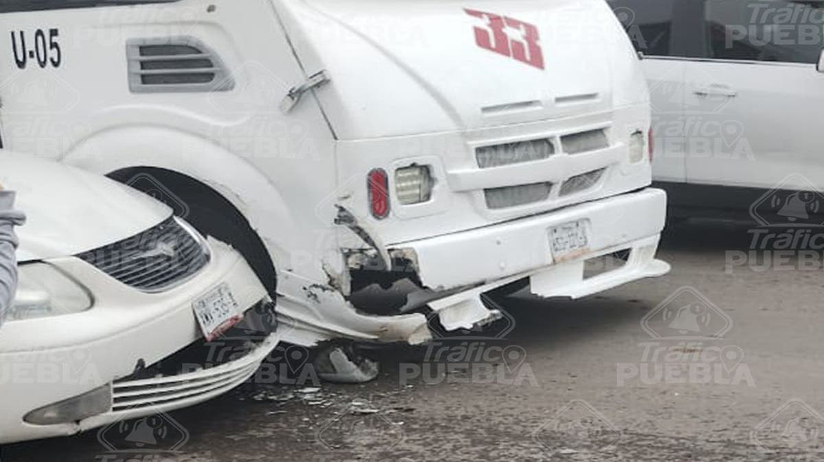 ¡Otro choque más en Puebla! Ruta 33 se impacta contra camioneta en la 14 Sur
