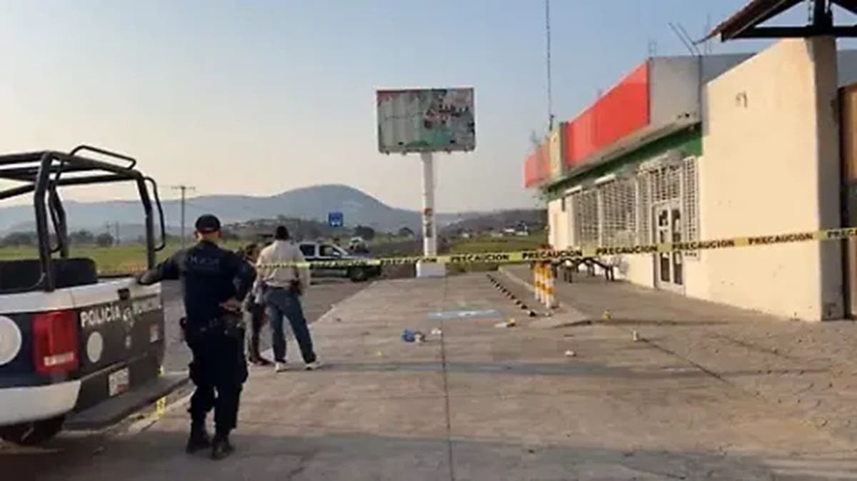 Balacera en restaurante de Izúcar deja un joven herido tras riña
