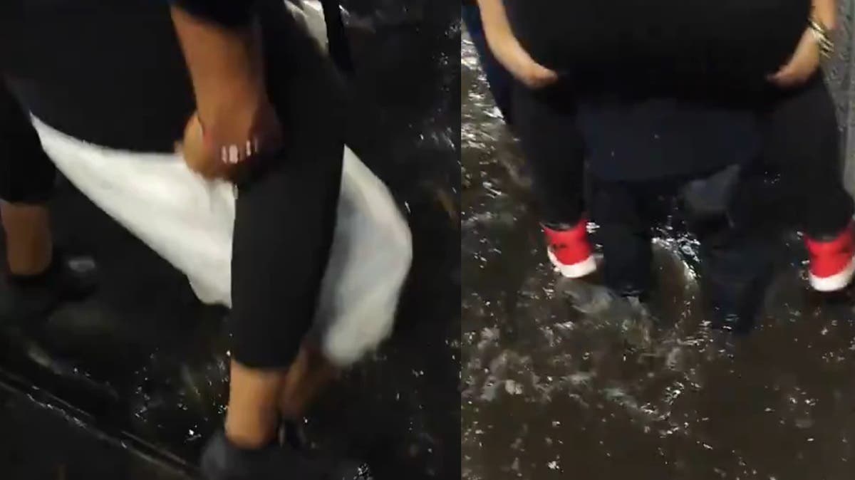 Inundación creativa: cobran 10 pesos por cruzarte cargado sin mojarte