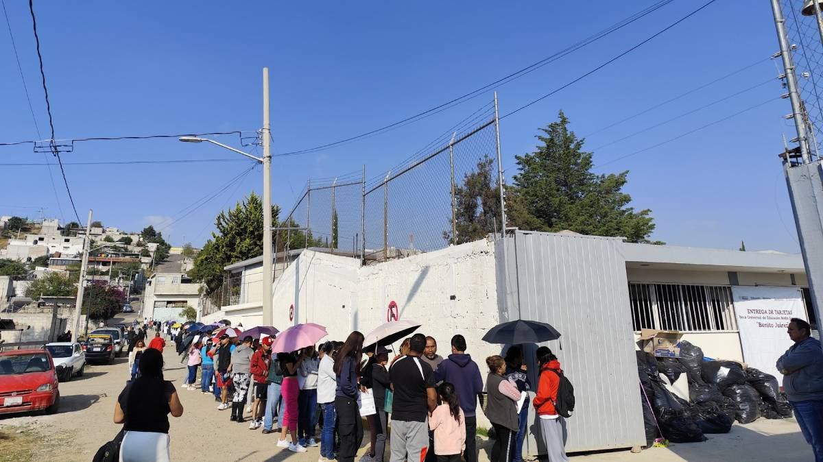Violencia escolar en Puebla: estudiante golpeado y disparos al aire por conflicto amoroso en bachillerato de La Resurrección