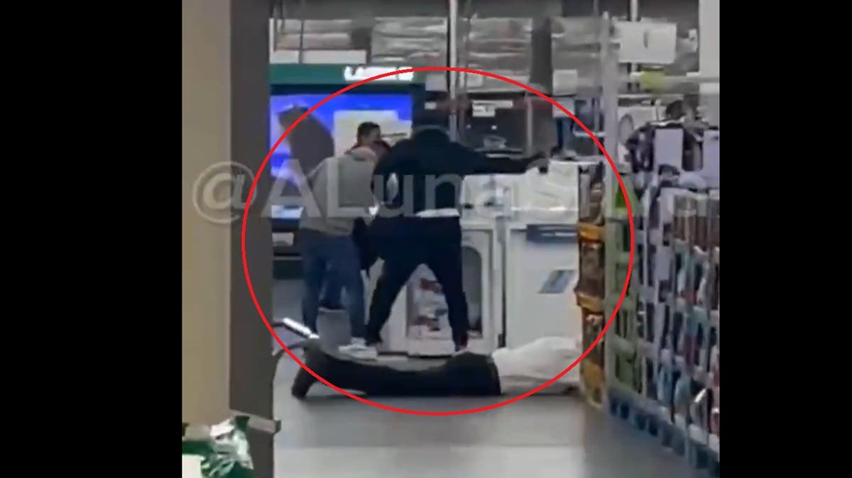 VIDEO Terror en Sam’s Club La Noria: comando armado irrumpe y desata pánico entre clientes