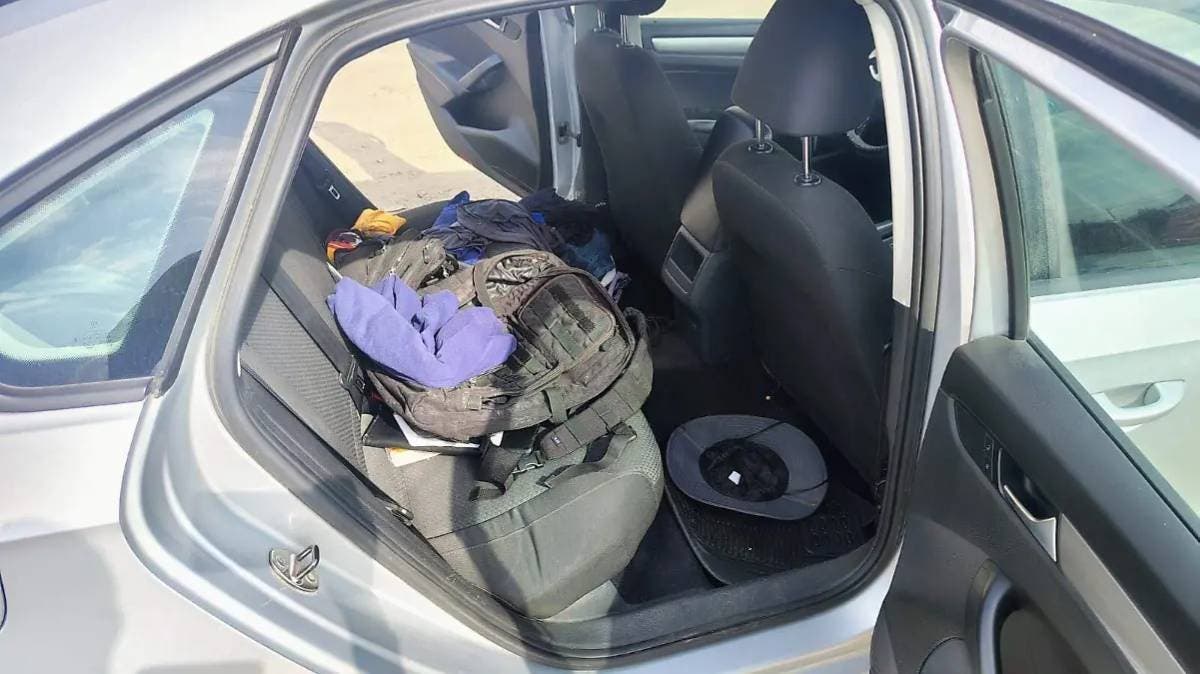 Persecución en la México-Puebla: cae hombre con insignias falsas de la Guardia Nacional, sustancias ilícitas y cartuchos útiles en San Martín Texmelucan